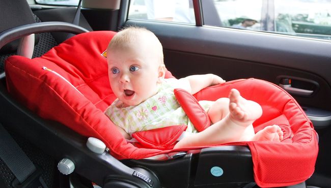 Dziecko w samochodzie, czyli jaki wybrać fotelik?