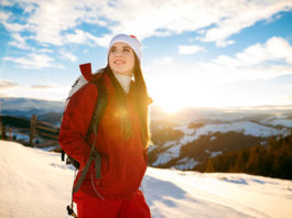 Zimowy trekking – jak się ubrać, żeby nie zmarznąć w górach?