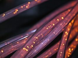 Czy można zwijać kabel sieciowy?