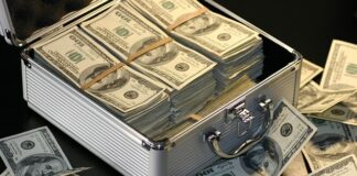 Ile zarabia się w Tajlandii?